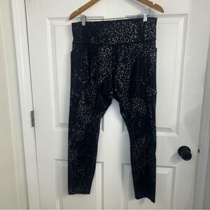 Tek Gear Black and Gray Animal Print Leggings